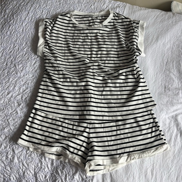 Striped Black and White Women's Set - Picture 4 of 10